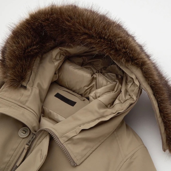 (SOLD) Uniqlo Hybrid Down coat - Picture 4 of 11